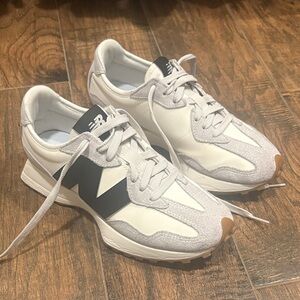 New Balance 327 Moonbeam with Black 7.5